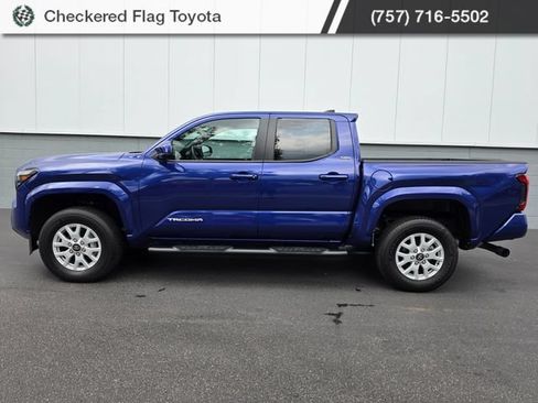 Used 2025 Toyota Tacoma SR5 AWD/4WD image 2