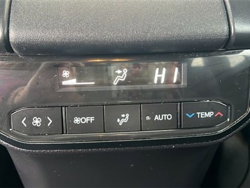 Certified 2025 Toyota Highlander Limited image 22