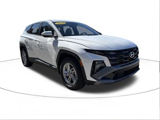 Certified 2025 Hyundai Tucson SE video 1