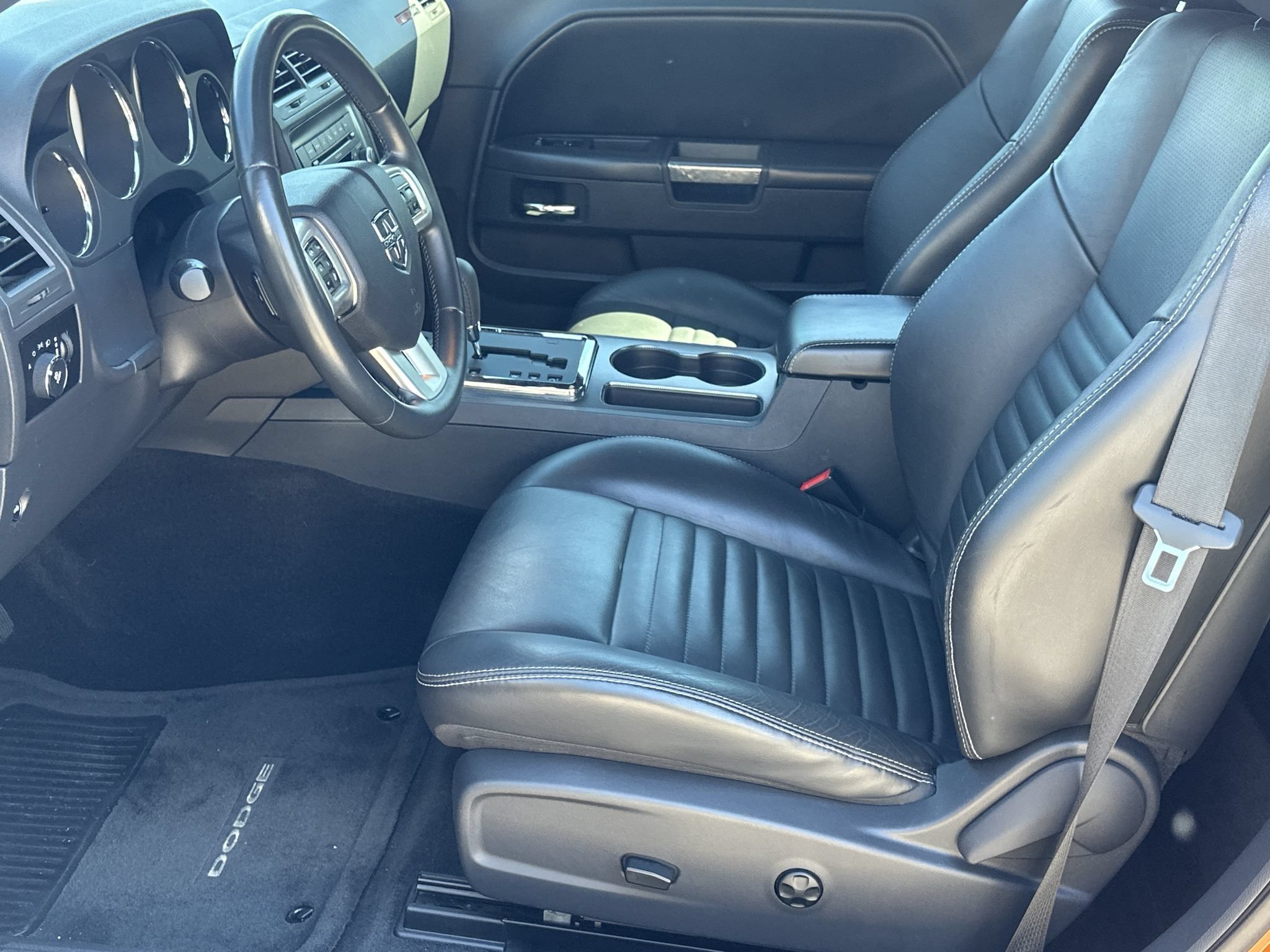 Used 2011 Dodge Challenger R/T RWD image 9