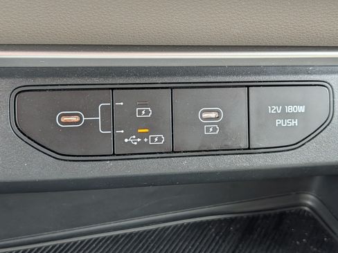 Certified 2026 Kia Carnival FWD image 32