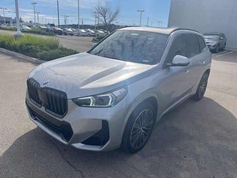 Used 2025 BMW X1 xDrive28i w/ Premium Package image 3