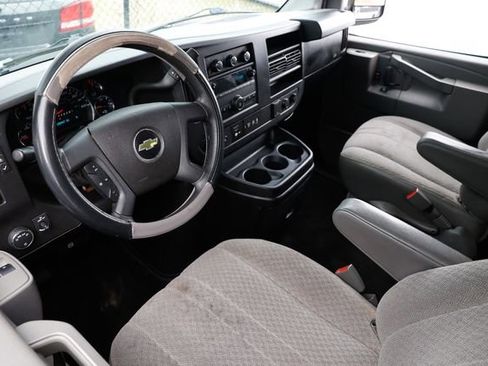Used 2018 Chevrolet Express 3500 LT w/ LT Preferred Equipment Group image 6