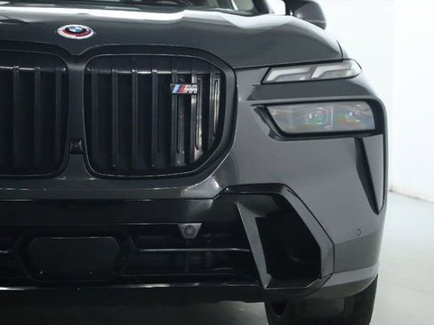 Used 2023 BMW X7 M60i image 9