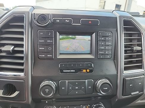 Used 2017 Ford F250 XLT AWD/4WD image 24