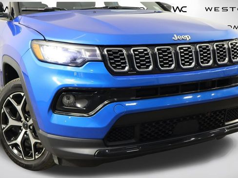 Used 2025 Jeep Compass Limited AWD/4WD image 46