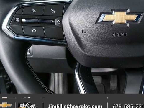 Certified 2025 Chevrolet Traverse LT image 9