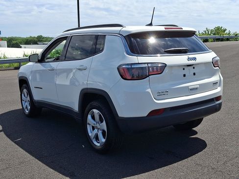 Used 2018 Jeep Compass Latitude w/ Popular Equipment Group AWD/4WD image 4