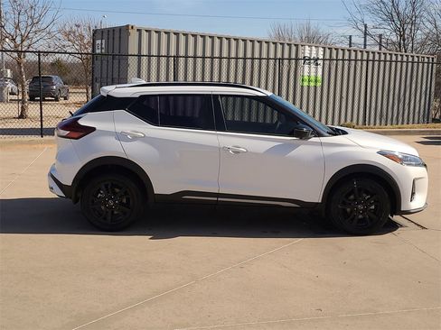 Certified 2023 Nissan Kicks SR w/ SR Premium Package image 4