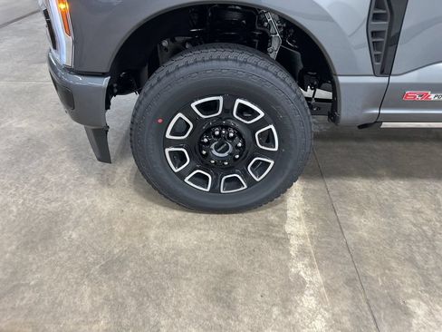 New 2026 Ford F250 Platinum AWD/4WD image 36