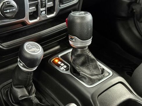 Used 2022 Jeep Wrangler Unlimited Sport AWD/4WD image 18