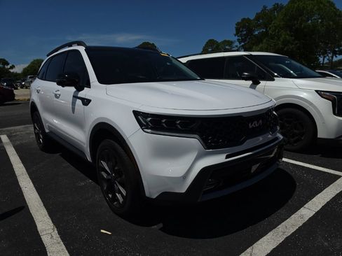 Certified 2023 Kia Sorento SX Prestige AWD/4WD image 2