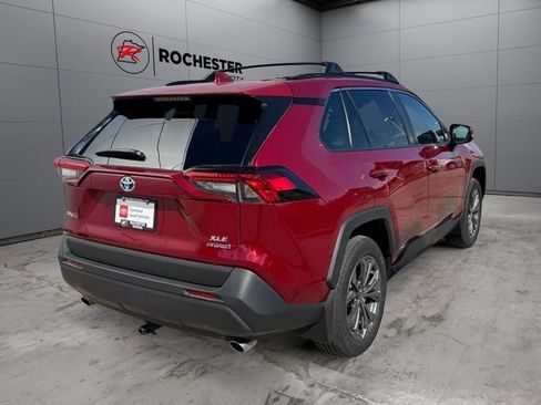 Certified 2022 Toyota RAV4 XLE Premium AWD/4WD image 37