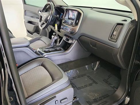 Used 2017 Chevrolet Colorado Z71 image 34