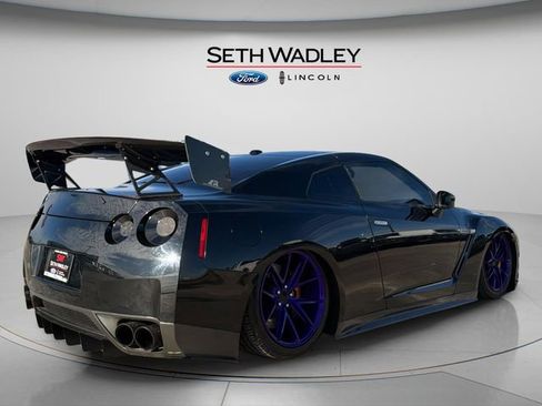 Used 2010 Nissan GT-R Premium image 7