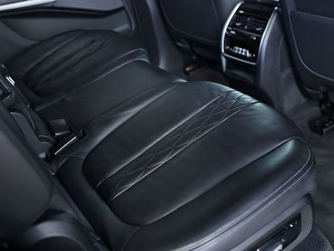 Used 2021 BMW X7 xDrive40i w/ M Sport Package image 66