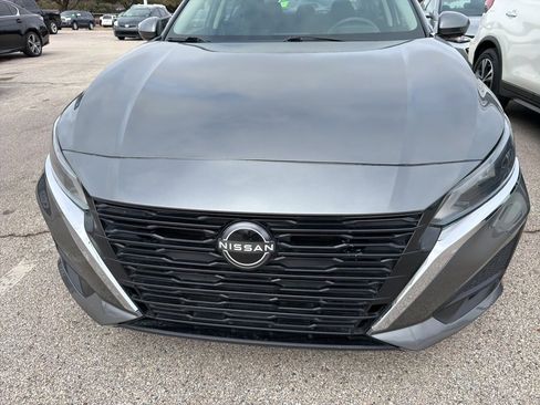 Used 2023 Nissan Altima 2.5 S image 2