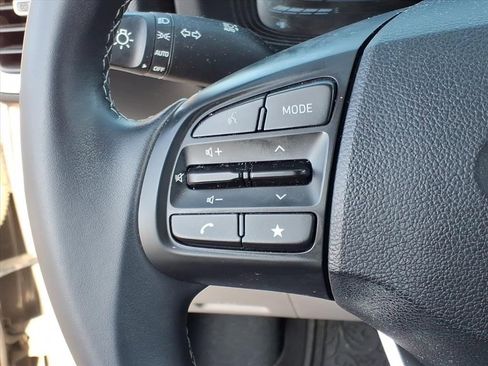 Used 2023 Hyundai Venue SEL w/ Cargo Package image 17