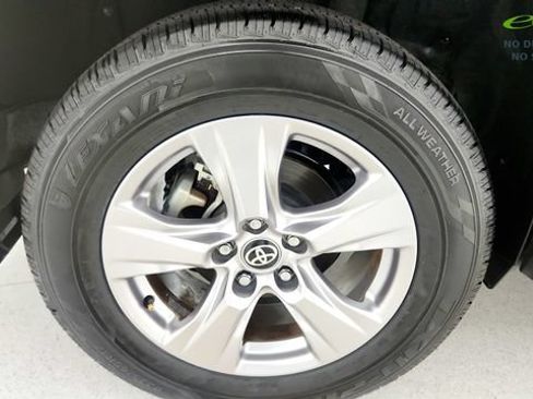 Used 2023 Toyota RAV4 XLE w/ Convenience Package FWD image 77