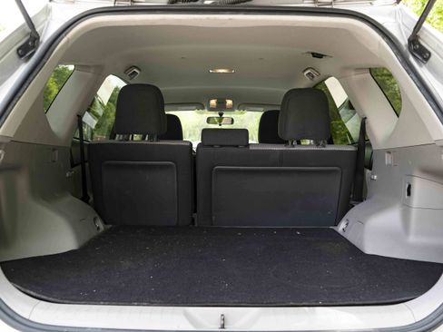 Used 2017 Toyota Prius V Three image 40