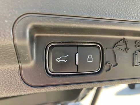 Used 2023 Ford Explorer XLT w/ Equipment Group 202A AWD/4WD image 26