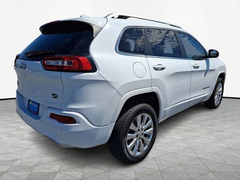 Used 2017 Jeep Cherokee Overland w/ Technology Group AWD/4WD image 7
