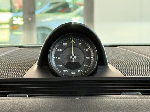 Used 2022 Porsche Panamera 4 Platinum Edition AWD/4WD image 31