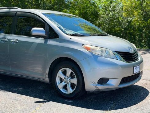 Used 2012 Toyota Sienna LE FWD image 5