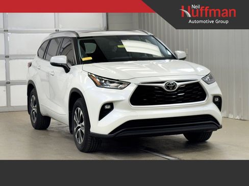 Used 2020 Toyota Highlander XLE image 1