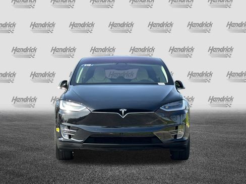 Used 2019 Tesla Model X image 10