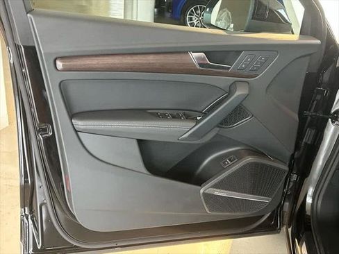 Certified 2025 Audi Q5 2.0T Premium Plus image 10
