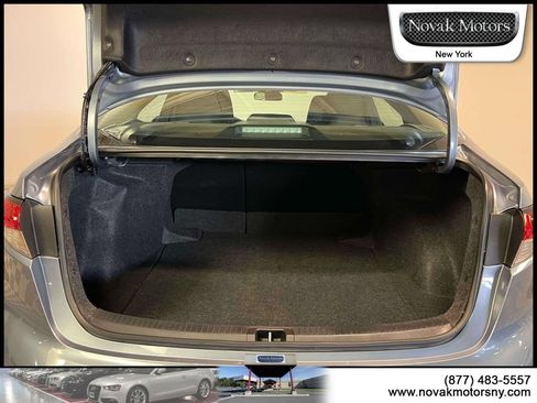 Used 2025 Toyota Corolla LE FWD image 12