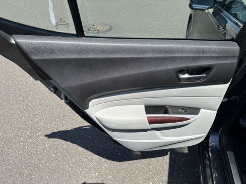 Used 2016 Acura TLX FWD image 14
