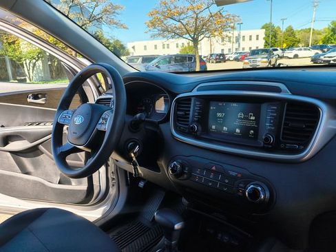 Used 2019 Kia Sorento L image 25