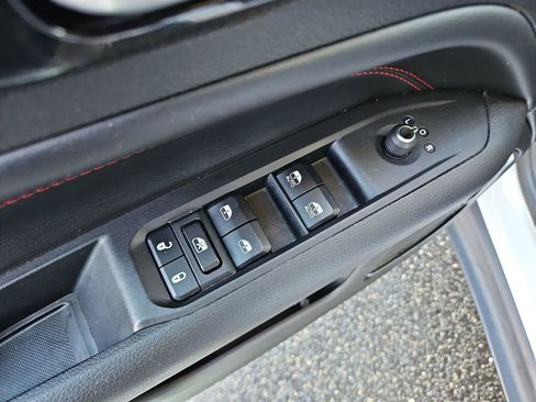 Used 2023 Jeep Compass Trailhawk image 26