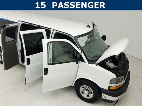 Used 2018 Chevrolet Express 3500 LT w/ LT Preferred Equipment Group image 40