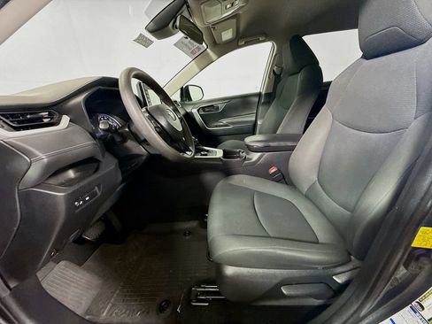 Used 2021 Toyota RAV4 LE AWD/4WD image 21