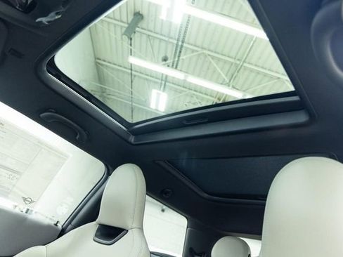 Used 2025 MINI Cooper 2-Door Hardtop image 15