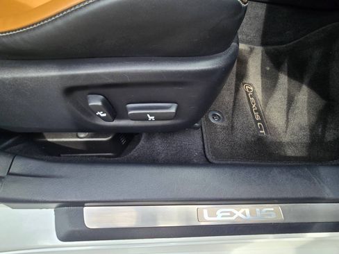 Used 2015 Lexus CT 200h w/ Navigation Package FWD image 30