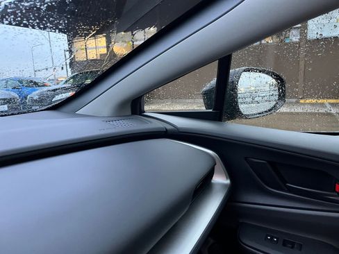 Used 2025 Toyota Prius LE image 35