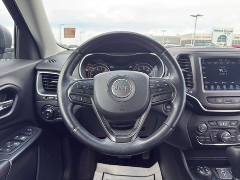 Used 2021 Jeep Cherokee Trailhawk w/ Trailer Tow Group AWD/4WD image 14