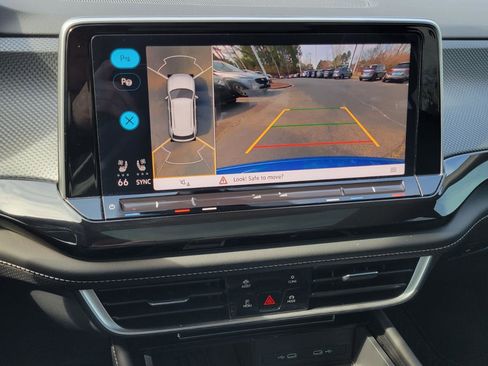 Certified 2025 Volkswagen Atlas Cross Sport SEL Premium R-Line image 31