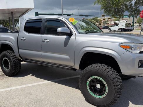 Used 2017 Toyota Tacoma SR w/ SR Convenience Package RWD image 3