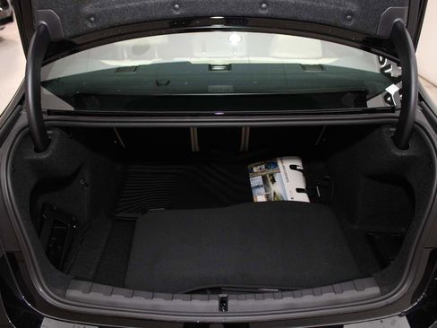 Used 2025 BMW 330i Sedan image 8