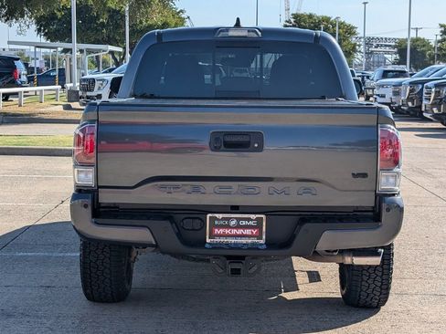 Used 2021 Toyota Tacoma TRD Off-Road w/ Technology Package AWD/4WD image 5