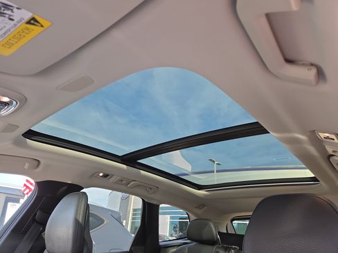 Used 2018 Volvo XC60 T5 Momentum w/ Convenience Package image 26