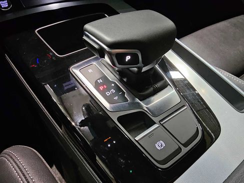 Used 2024 Audi Q5 2.0T Premium w/ Summer of Audi Package image 31