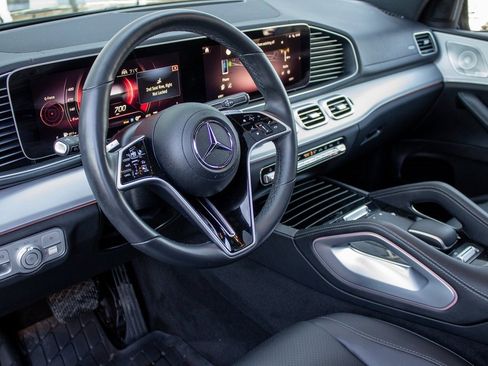 Used 2024 Mercedes-Benz GLS 450 4MATIC image 11