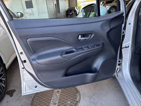 Used 2025 Nissan Versa SV FWD image 18