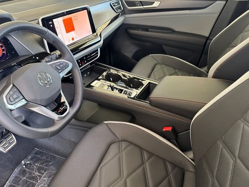 New 2025 Volkswagen Atlas Peak Edition SE AWD/4WD image 10